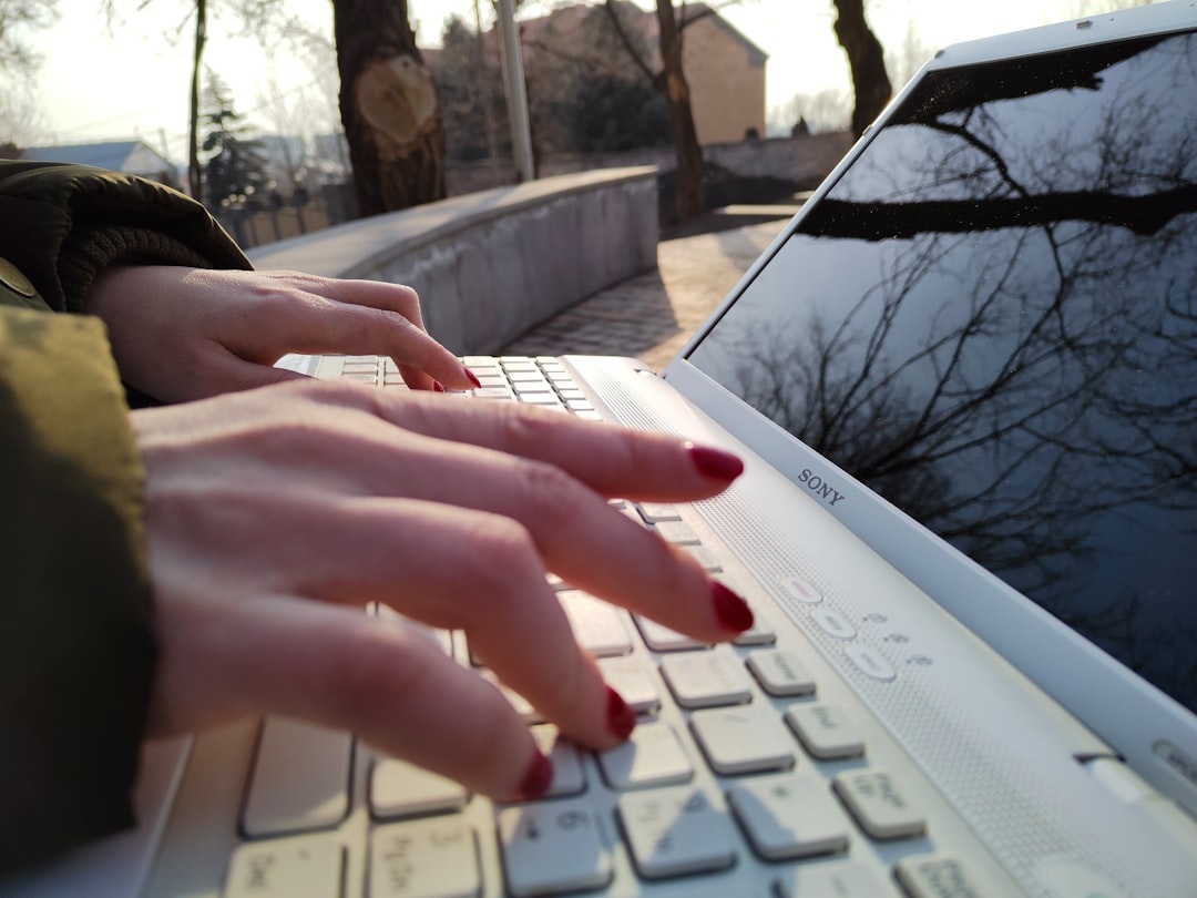 Самые востребованные профессии для заработка в интернете в 2025 году